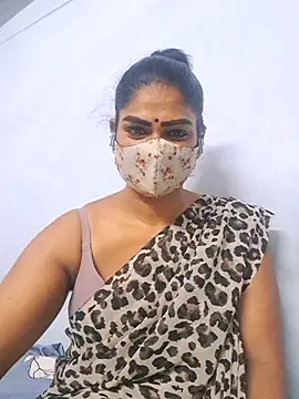 Snapshot of sherlin24 chatting on 10-29-25, 03:33 sherlin24 online show from 10-29-25, 03:33