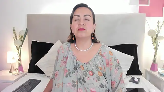 Angel Velvet online show from 03-22-26, 10:00