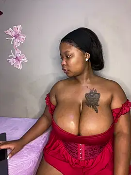 Snapshot of JuicyMellow21 chatting on 02-24-26, 12:33 JuicyMellow21 online show from 02-24-26, 12:33