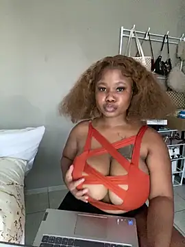 Snapshot of JuicyMellow21 chatting on 02-10-26, 04:39 JuicyMellow21 online show from 02-10-26, 04:39