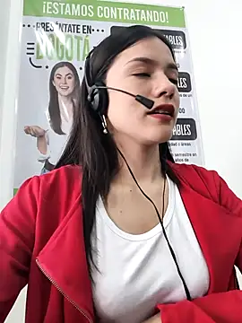 Snapshot of CHARLOTTE__05 chatting on 11-12-25, 12:53 CHARLOTTE 05 online show from 11-12-25, 12:53