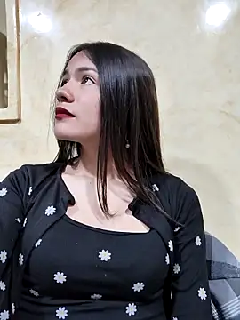 Snapshot of CHARLOTTE__05 chatting on 10-25-25, 01:56 CHARLOTTE 05 online show from 10-25-25, 01:56