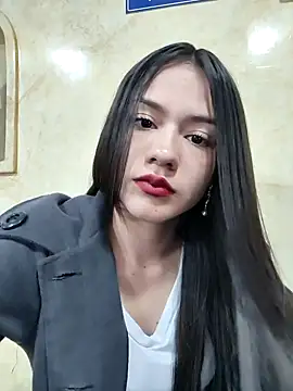 Snapshot of CHARLOTTE__05 chatting on 10-21-25, 01:43 CHARLOTTE 05 online show from 10-21-25, 01:43