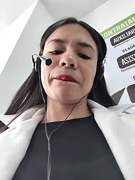 Snapshot of CHARLOTTE__05 chatting on 11-08-25, 01:25 CHARLOTTE 05 online show from 11-08-25, 01:25