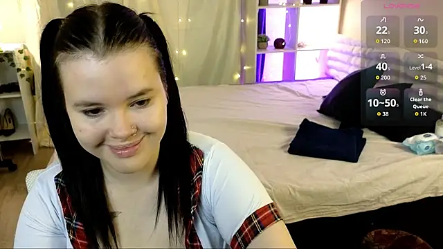 Snapshot of Viola_Bun chatting on 10-04-25, 10:39 Viola Bun online show from 10-04-25, 10:39