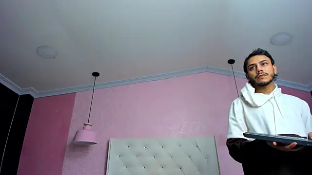 Boss Domiinator online show from 04-19-26, 11:11