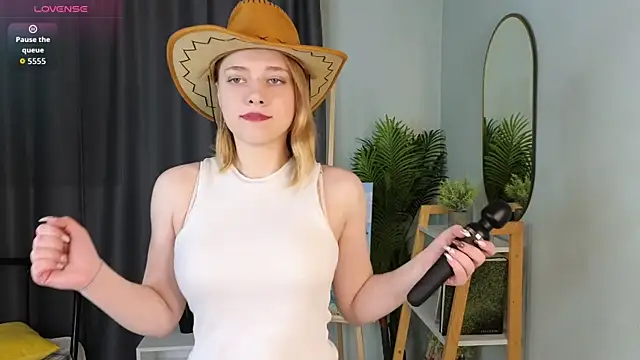 HollieCollelo online show from 11-06-25, 03:21