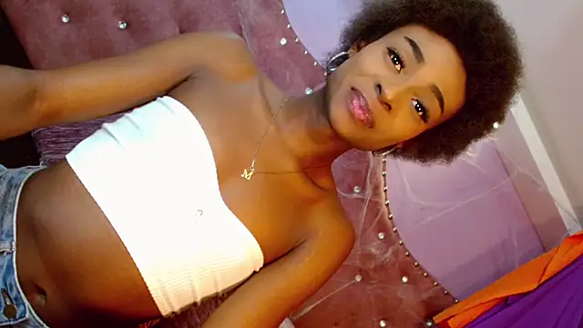 Snapshot of MariahMendezz chatting on 10-17-25, 04:38 MariahMendezz online show from 10-17-25, 04:38