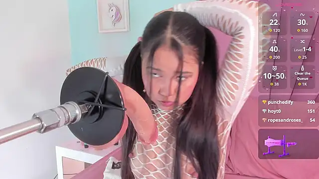 emma clarke  online show from 11-21-25, 03:38