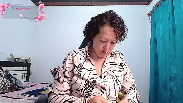 Snapshot of Miss_Oriana chatting on 10-01-25, 03:05 Miss Oriana online show from 10-01-25, 03:05