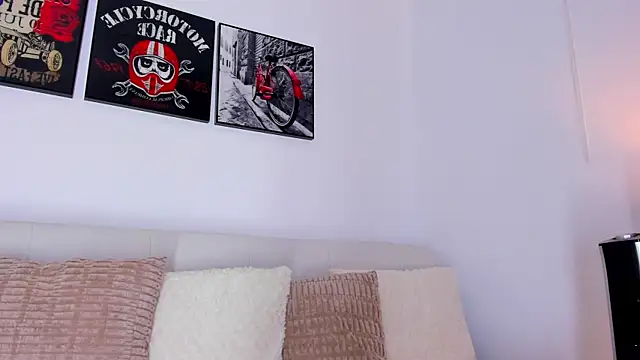 Snapshot of Ryan_cooper_1 chatting on 10-25-25, 02:11 Ryan cooper 1 online show from 10-25-25, 02:11