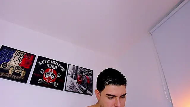 Snapshot of Ryan_cooper_1 chatting on 02-21-26, 01:07 Ryan cooper 1 online show from 02-21-26, 01:07