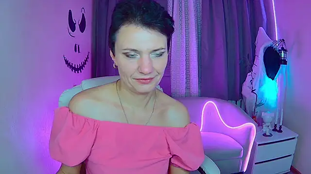 AvaSaturnian online show from 10-27-25, 01:12