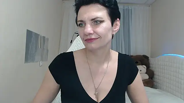 AvaSaturnian online show from 11-20-25, 01:34