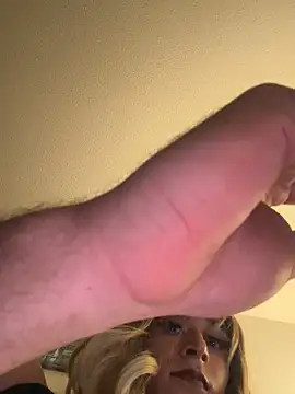 Snapshot of RylieDeWhore1@xh chatting on 10-29-25, 01:15 RylieDeWhore1xh online show from 10-29-25, 01:15