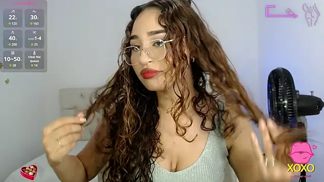 Snapshot of sasha_17_ chatting on 09-09-25, 07:45 sasha 17  online show from 09-09-25, 07:45
