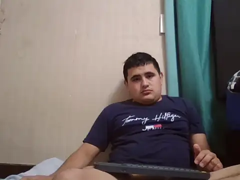 Snapshot of whitsblack chatting on 09-23-25, 12:17 whitsblack online show from 09-23-25, 12:17