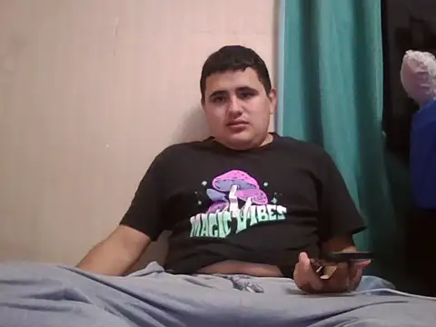 Snapshot of whitsblack chatting on 09-21-25, 10:37 whitsblack online show from 09-21-25, 10:37