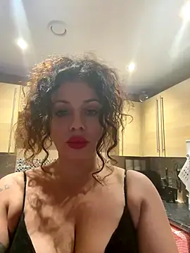 Snapshot of caramelandCurls chatting on 11-12-25, 10:19 caramelandCurls online show from 11-12-25, 10:19