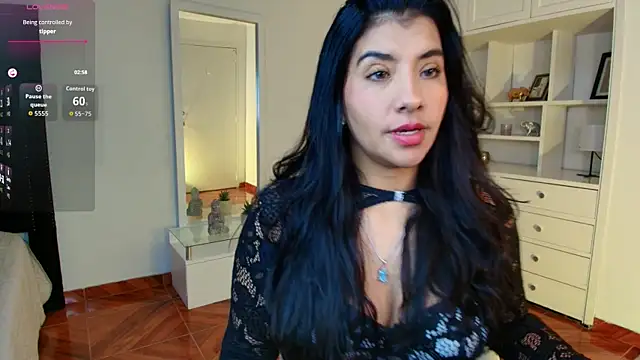 nina moen online show from 11-16-25, 03:33