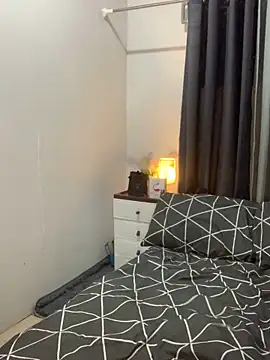 Snapshot of AngelHille chatting on 12-17-25, 04:12 AngelHille online show from 12-17-25, 04:12