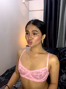 Snapshot of AngelHille chatting on 10-22-25, 05:12 AngelHille online show from 10-22-25, 05:12