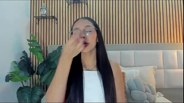 Roseaurora online show from 02-10-26, 12:48