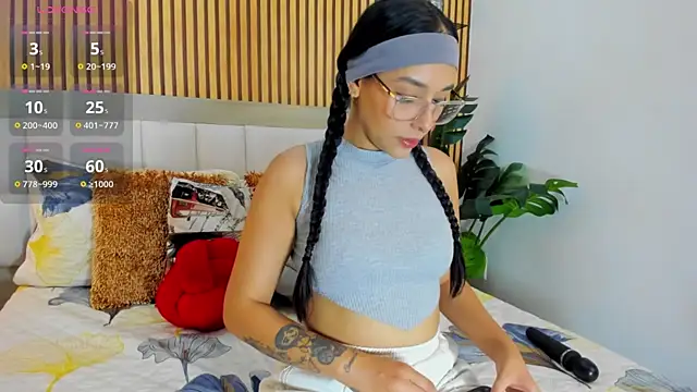 Snapshot of Roseaurora chatting on 09-19-25, 11:58 Roseaurora online show from 09-19-25, 11:58