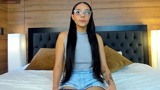 Roseaurora online show from 03-29-26, 01:35