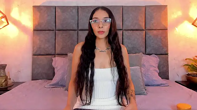 Roseaurora online show from 04-28-26, 11:36