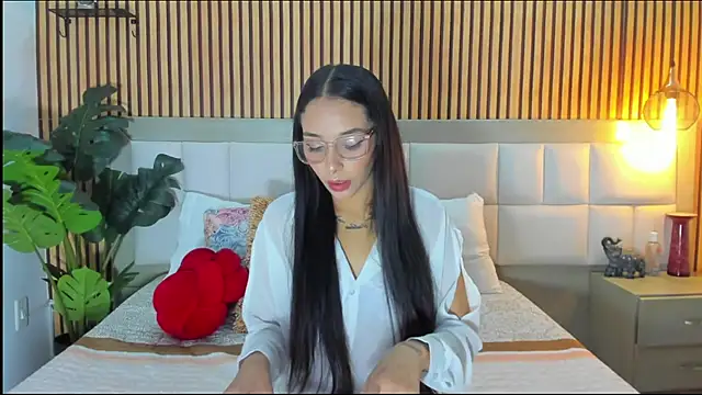 Roseaurora online show from 02-21-26, 12:40