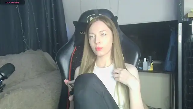 BabbbyFoxxx online show from 03-11-26, 05:45