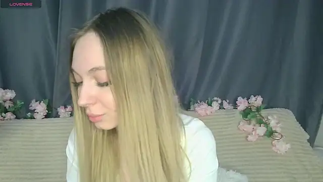 BabbbyFoxxx online show from 11-12-25, 04:05