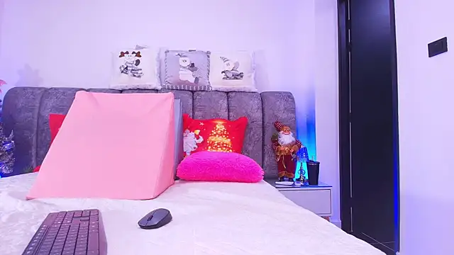 sweegirl69 online show from 12-18-25, 11:58