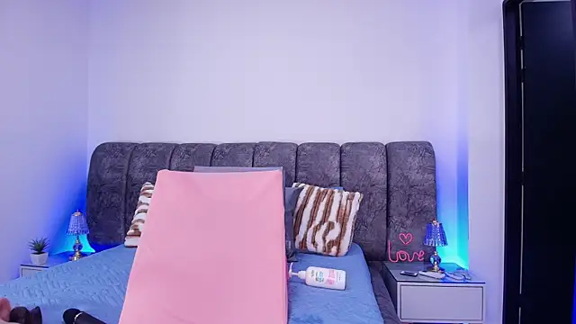 sweegirl69 online show from 11-25-25, 12:05