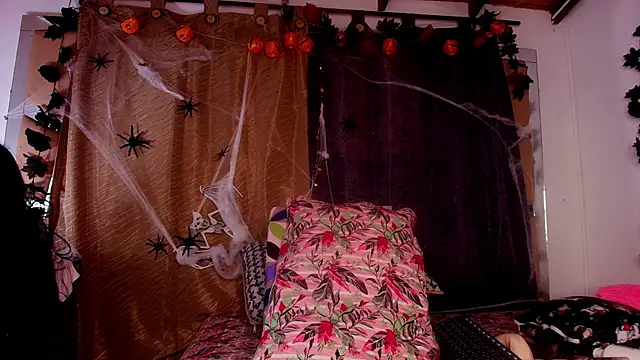 sweegirl69 online show from 10-23-25, 12:04