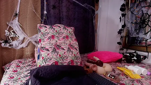 sweegirl69 online show from 10-26-25, 12:16