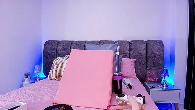 sweegirl69 online show from 11-14-25, 12:09