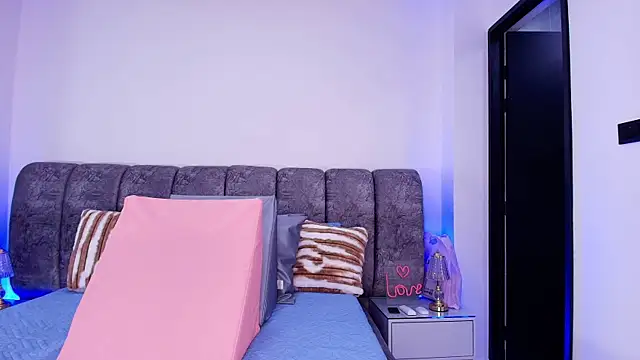 sweegirl69 online show from 11-27-25, 11:54