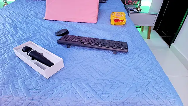 sweegirl69 online show from 11-13-25, 11:58