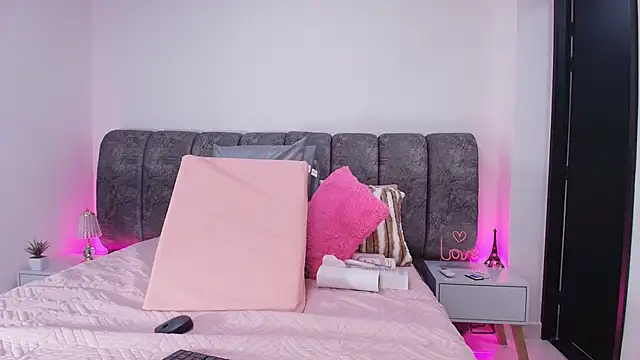 sweegirl69 online show from 11-10-25, 11:59