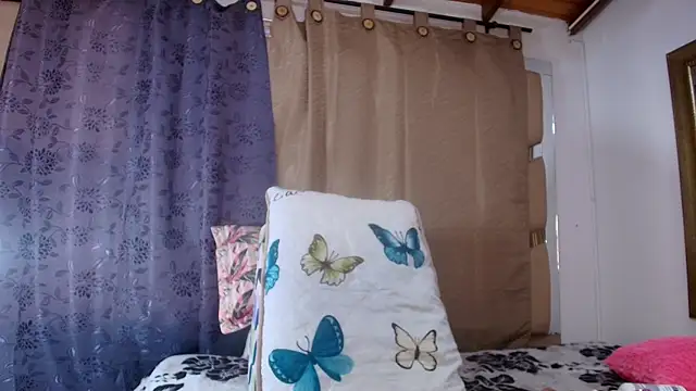 sweegirl69 online show from 10-12-25, 12:06