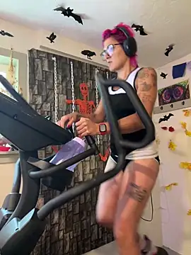 kinkycanner online show from 10-27-25, 06:53