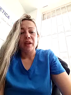 Snapshot of Madisson-04_ chatting on 04-29-26, 06:14 Madisson-04 online show from 04-29-26, 06:14