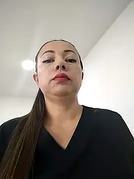 Madisson-04  online show from 11-17-25, 12:31