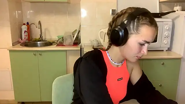 Snapshot of BunnyTiedeman chatting on 10-09-25, 03:12 BunnyTiedeman online show from 10-09-25, 03:12