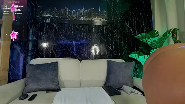 Emily Foxx01 online show from 09-11-25, 09:26