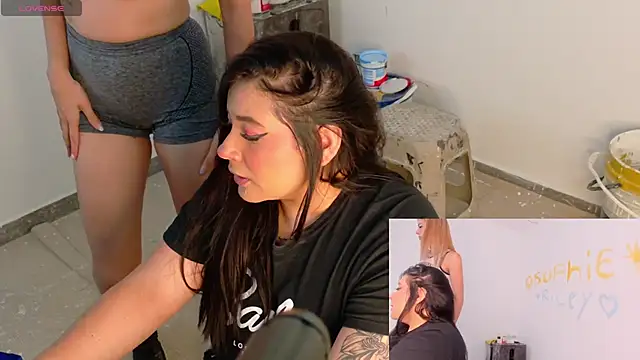 SophieCurves online show from 10-18-25, 01:29