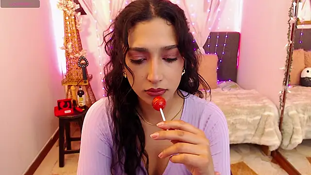 Cleofox  online show from 11-19-25, 12:10