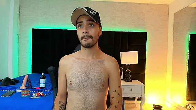 Snapshot of HairyDiamond_ chatting on 09-17-25, 03:25 HairyDiamond  online show from 09-17-25, 03:25